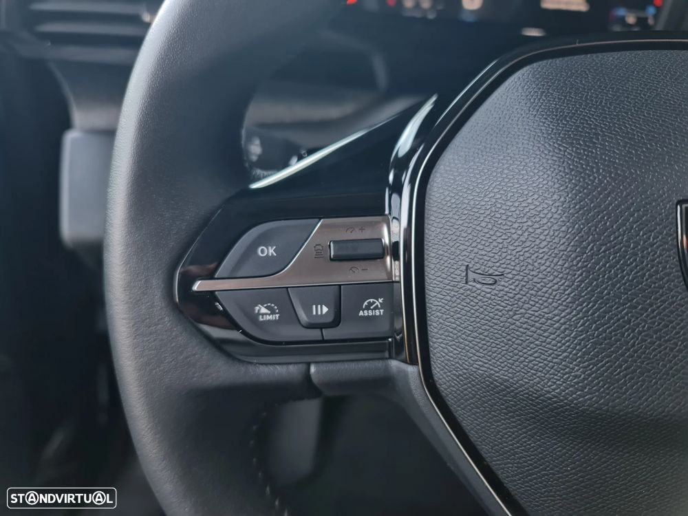 Peugeot 408 1.2 PureTech Allure EAT8 - 19