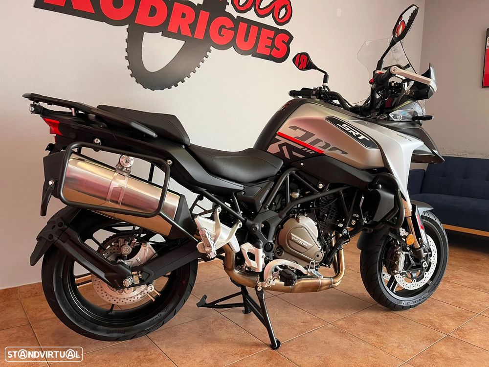 QJ Motor SRT 700 - OFERTA 3 MALAS ALUMÍNIO + EQUIPAMENTO - 4