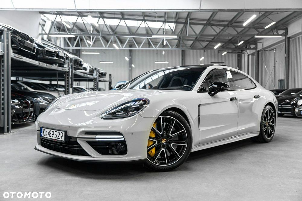 Porsche Panamera Turbo - 1