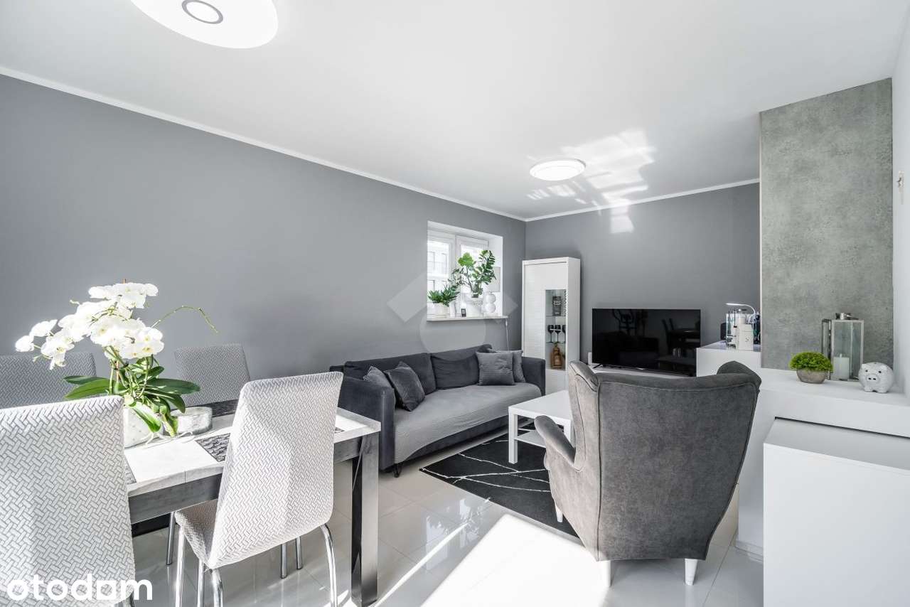 2 poziomy, 4 pokoje, 2 łazienki, balkon, garaż, klimatyzacja, tramwaj