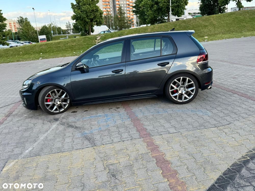 Volkswagen Golf 2.0 TSI GTI DSG - 2