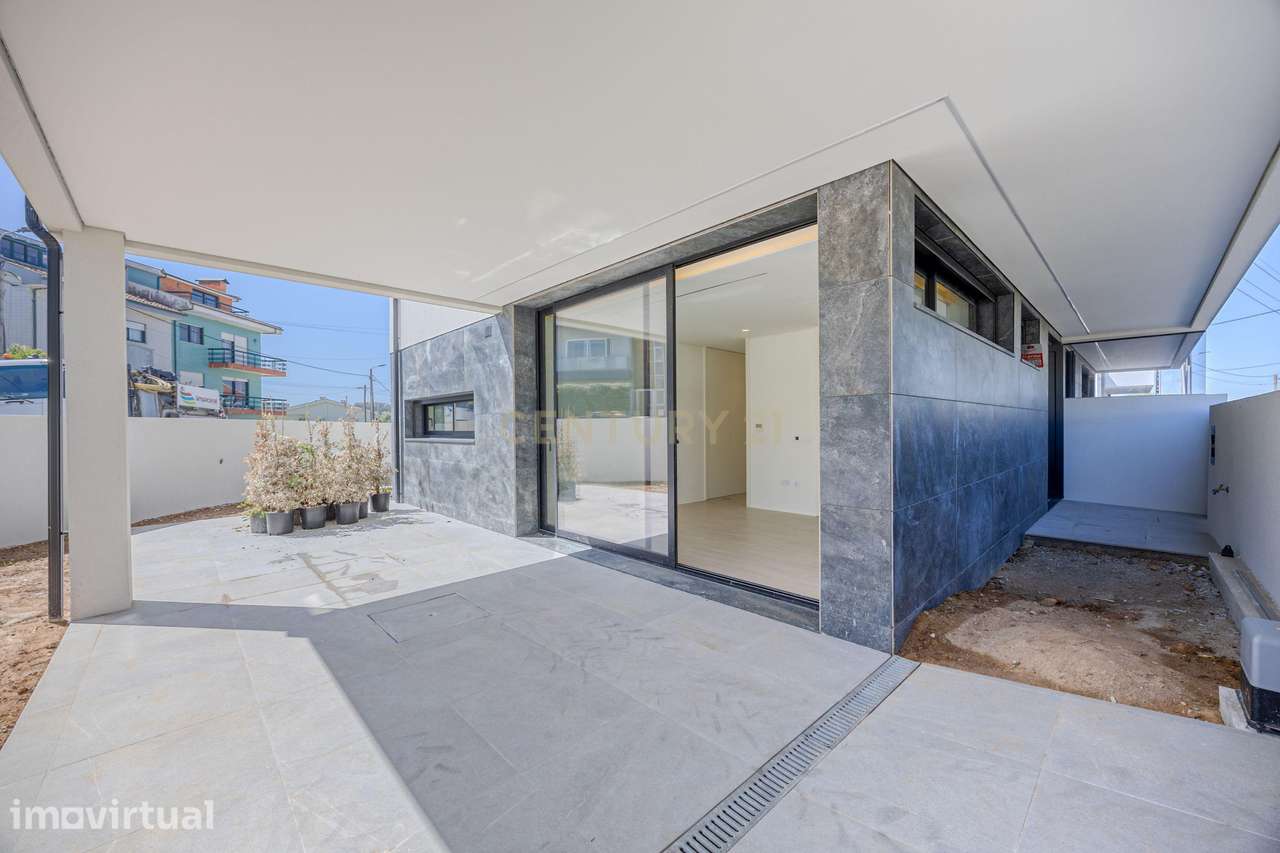 Moradia T4 com Piscina a 200m da Praia da Madalena - Grande imagem: 5/41