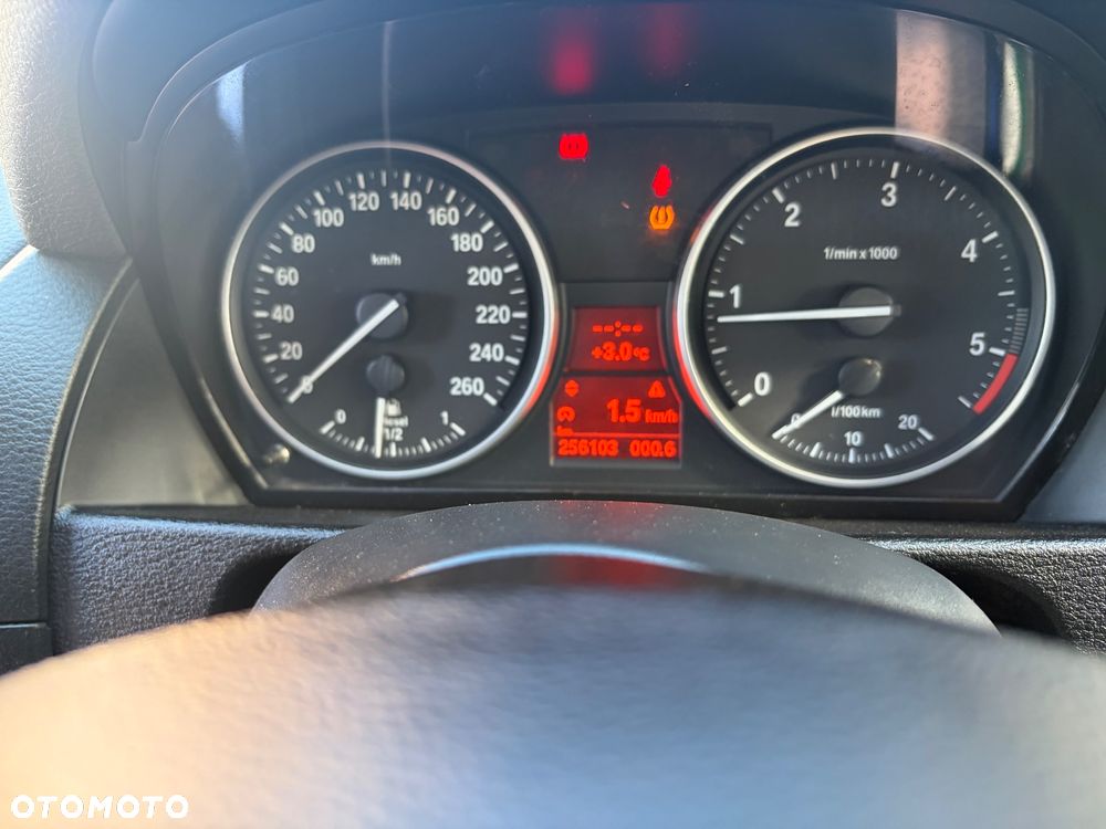 BMW X1 sDrive18d xLine - 20