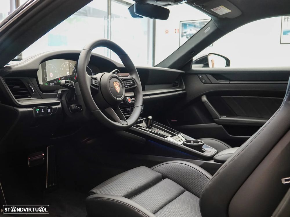 Porsche 911 (992) Carrera 4 GTS - 16