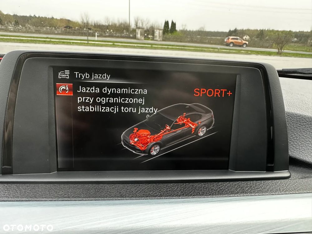 BMW Seria 3 320i Sport-Aut Sport Line - 11