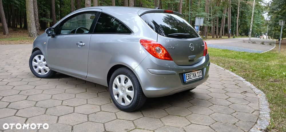 Opel Corsa 2012 photo 2