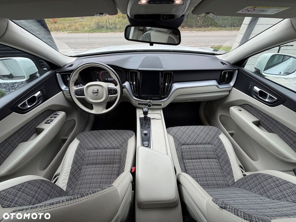 Volvo XC 60 D4 Momentum - 7