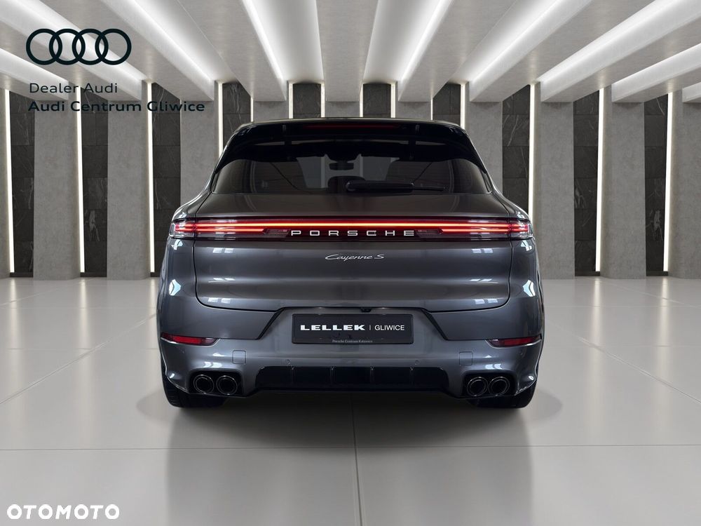 Porsche Cayenne - 6