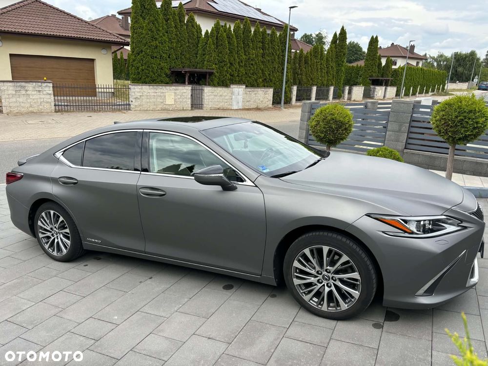 Lexus ES 300h Business Edition - 1