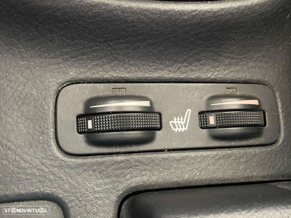 Toyota Avensis SW 2.0 D-4D Executive - 16