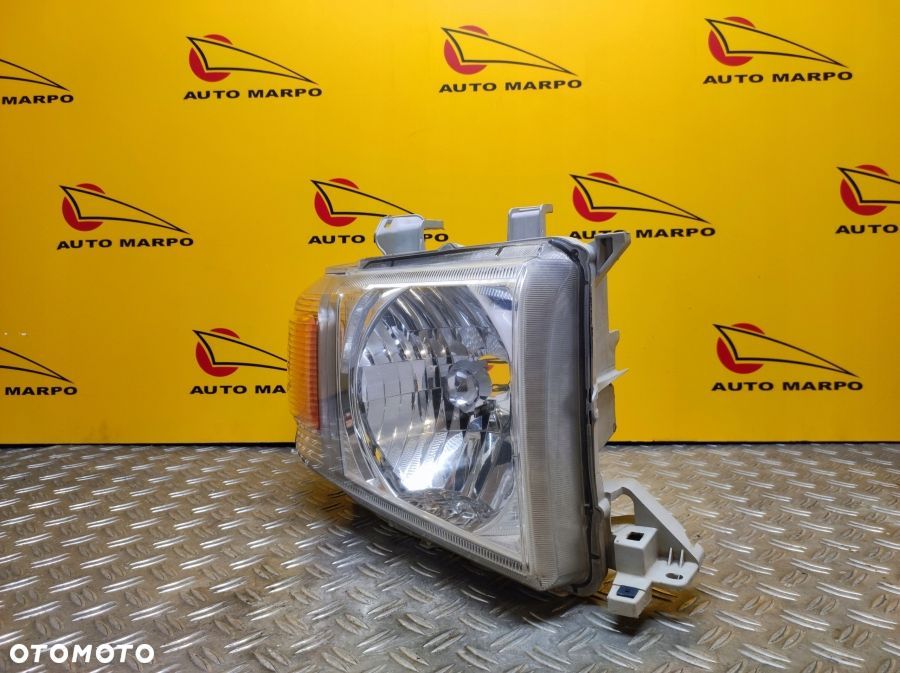 TOYOTA LAND CRUISER 70 HZJ70 2007- REFLEKTOR R USA - 4