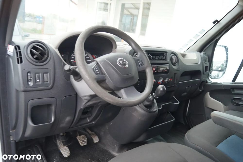 Nissan NV400 - 13