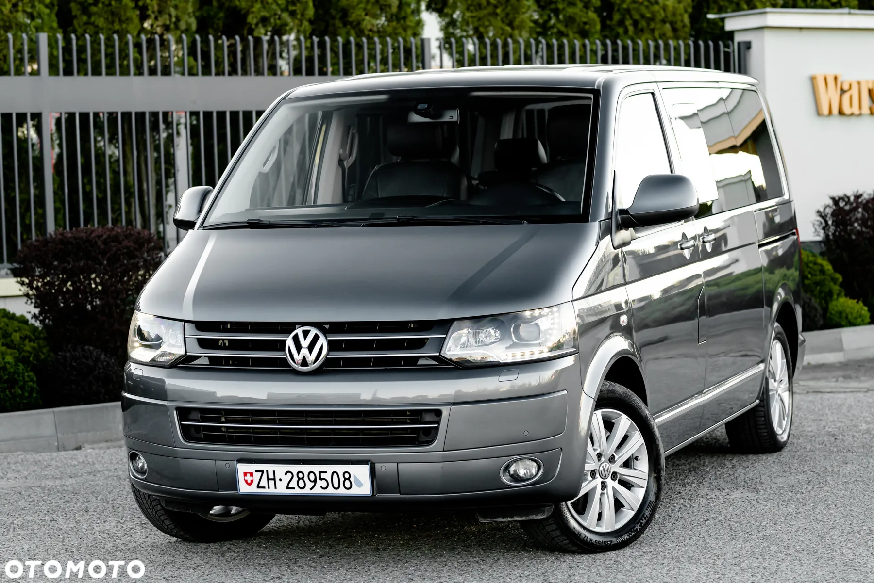 Volkswagen Multivan - 10