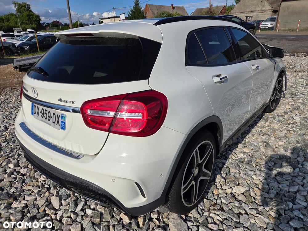 Mercedes-Benz GLA 220 d 4Matic 7G-DCT AMG Line - 3