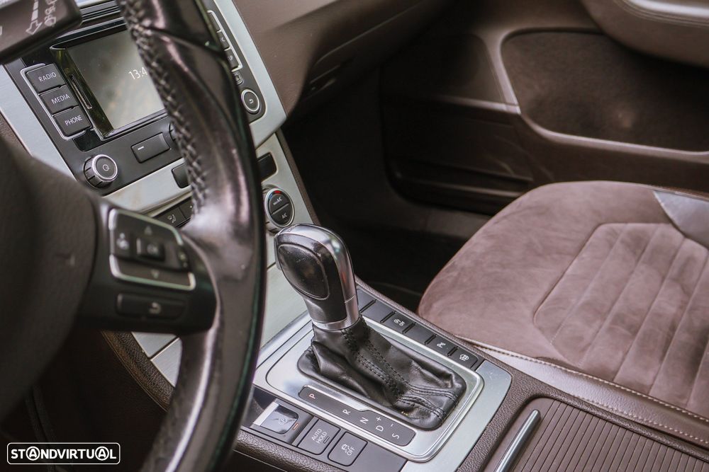 VW Passat Variant 2.0 Blue TDI DPF DSG Comfortline - 5