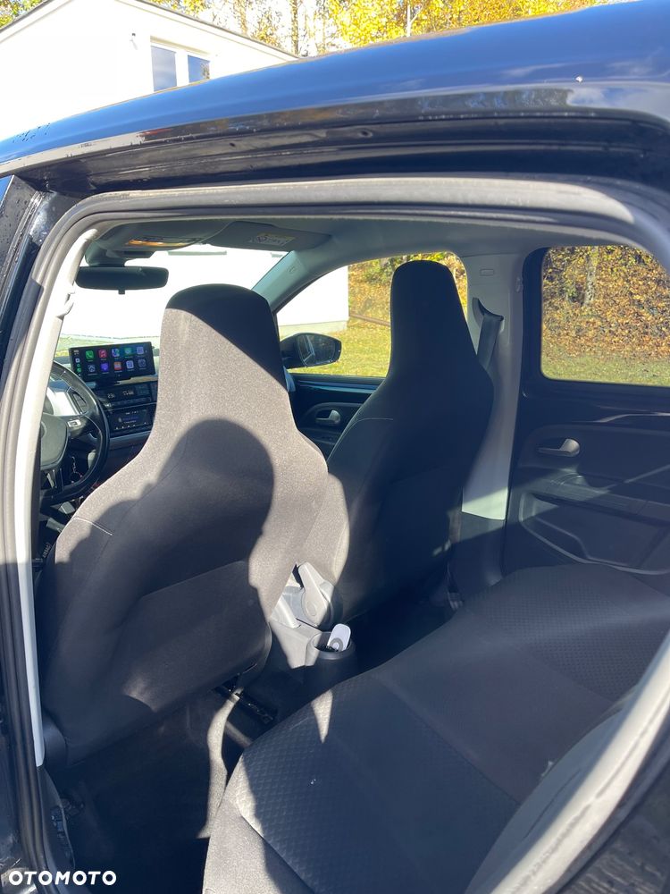 Volkswagen up! Active - 15