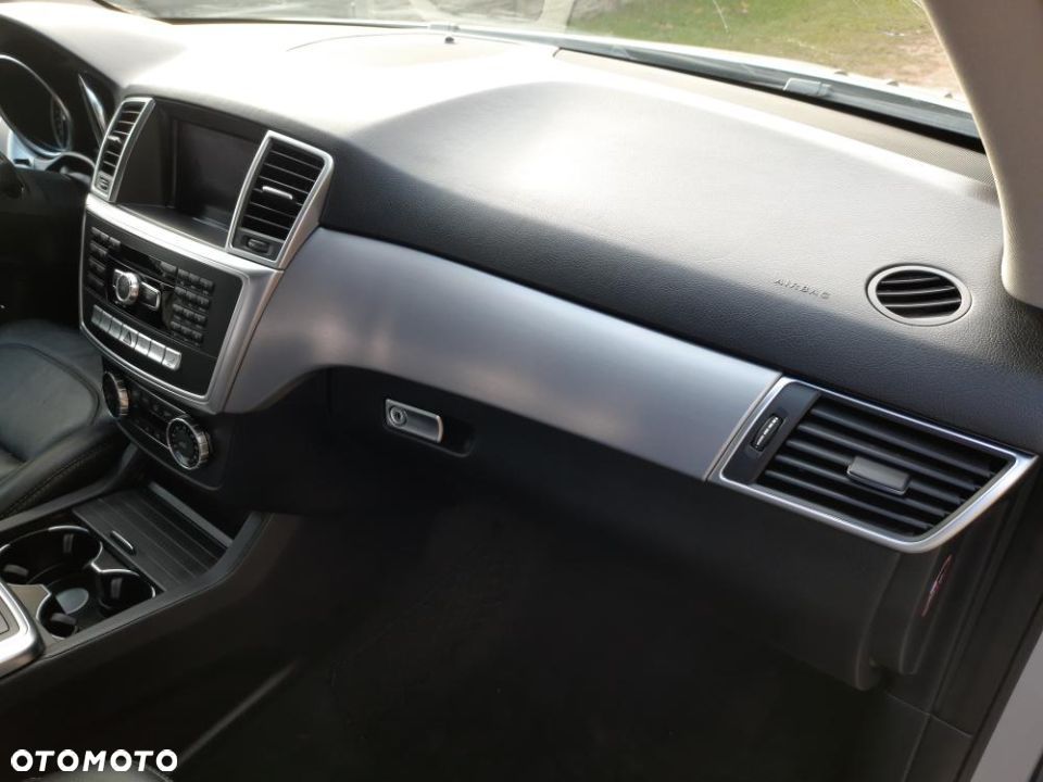 Mercedes-Benz ML 350 BlueTEC 4-Matic - 24