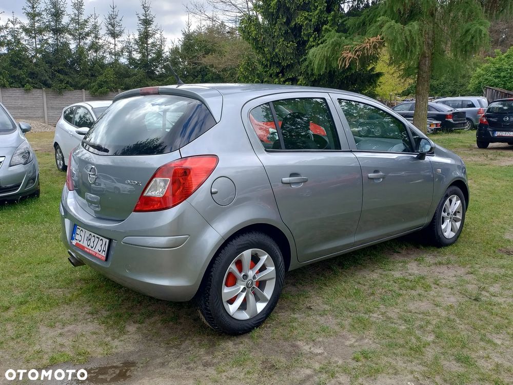 Opel Corsa 1.2 16V Edition / Active - 11