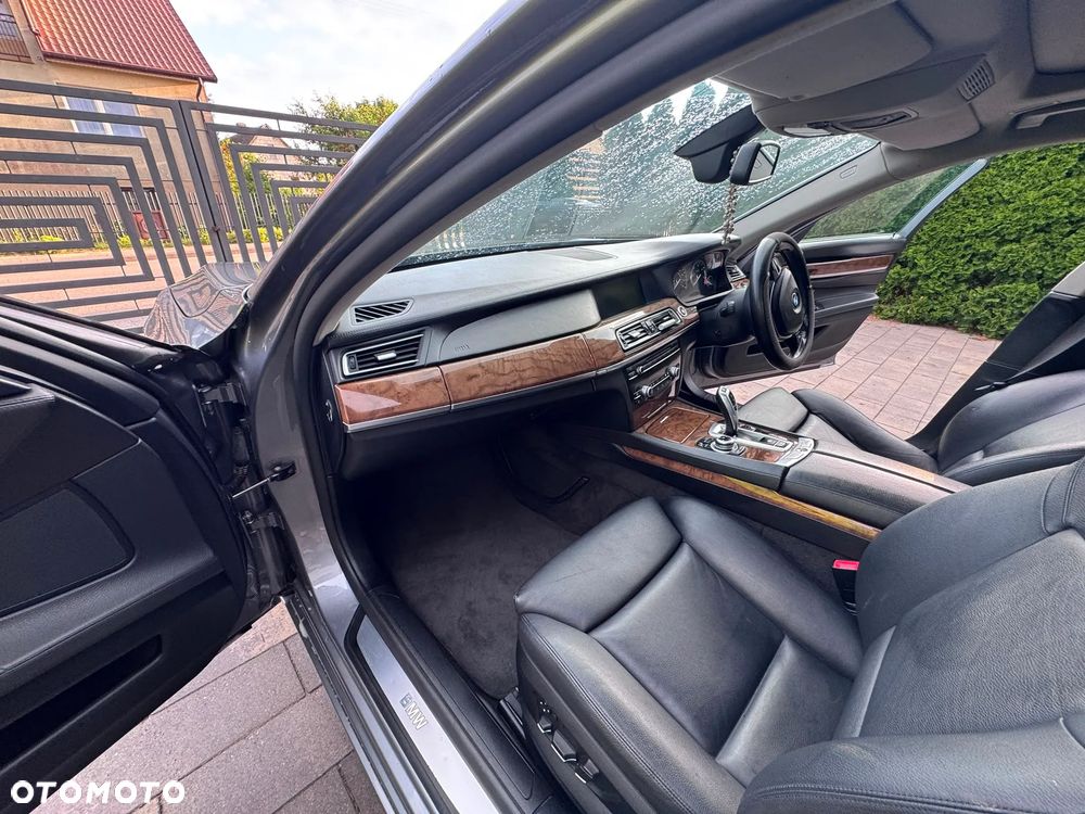 BMW Seria 7 730d L - 30