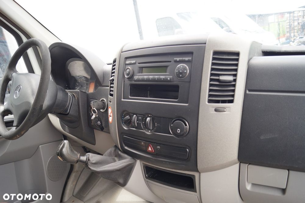 Mercedes-Benz Sprinter - 22