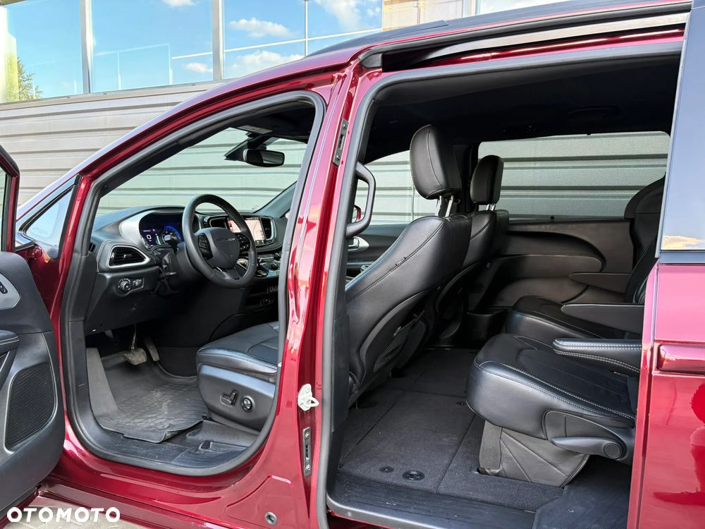 Chrysler Pacifica - 18