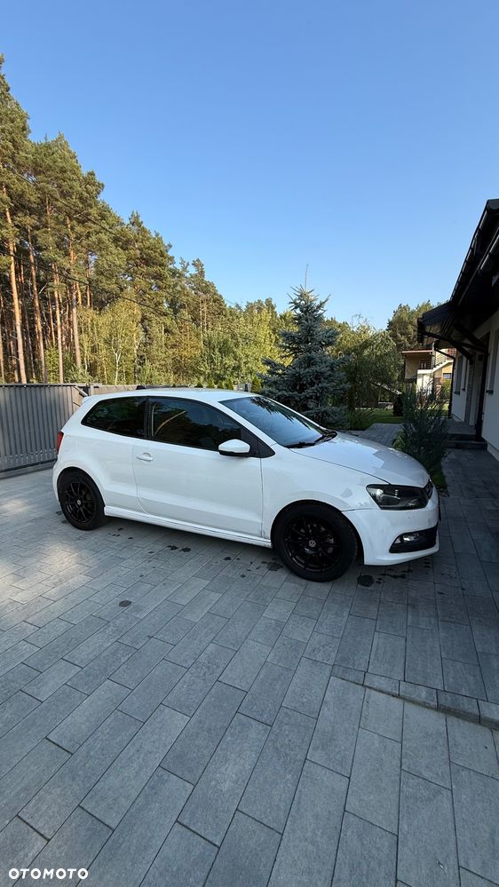 Volkswagen Polo 2011 photo 2