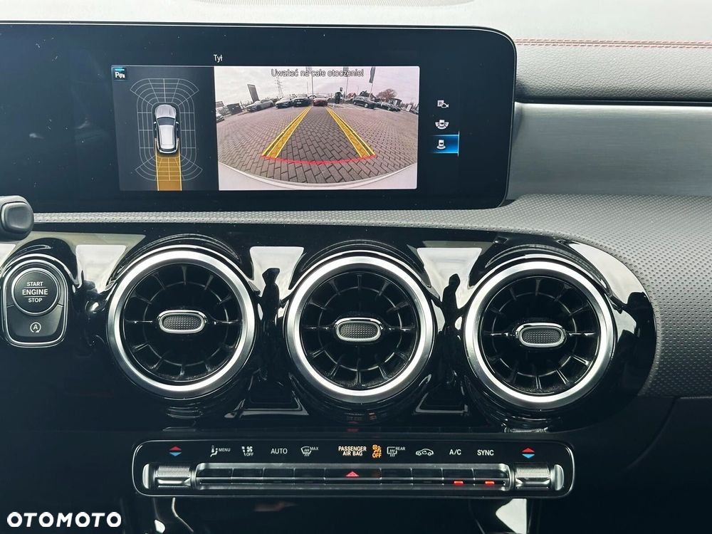 Mercedes-Benz CLA - 12