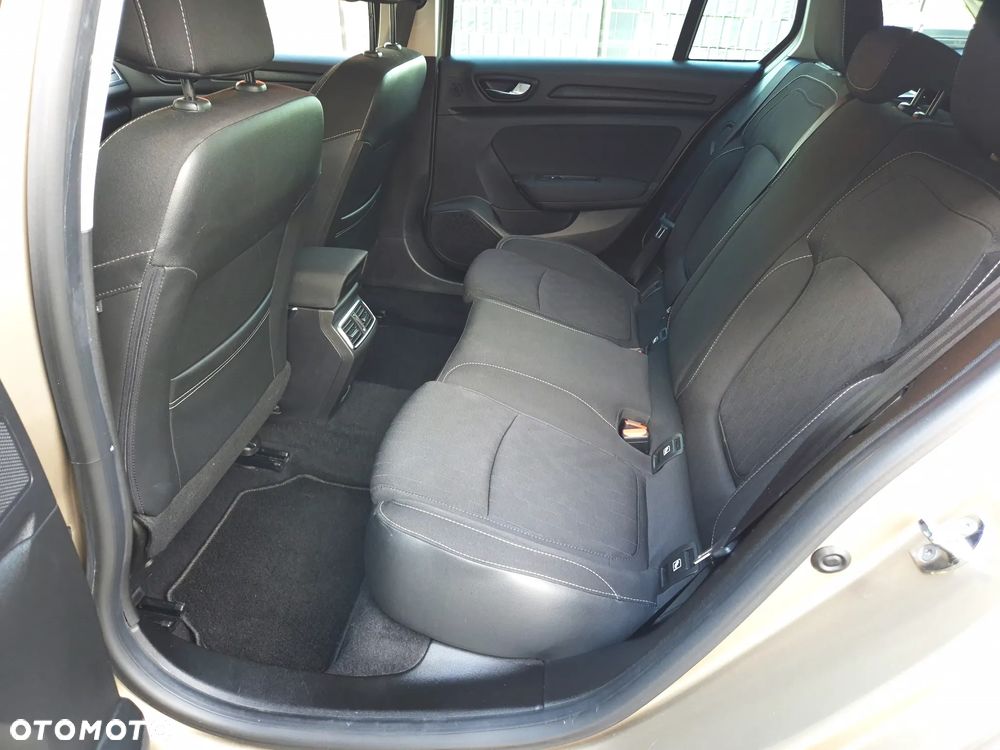 Renault Megane ENERGY TCe 140 EDC LIMITED - 27