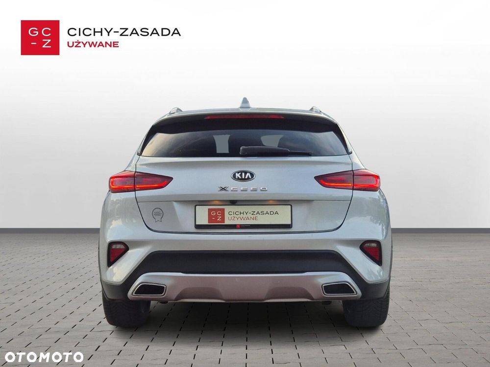 Kia XCeed 1.6 T-GDI L Business Line DCT - 4