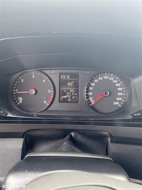 Volkswagen Transporter - 11