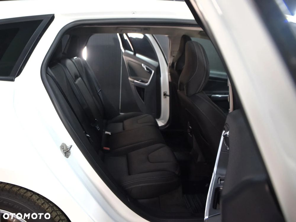 Volvo V60 T3 Drive-E Kinetic - 9