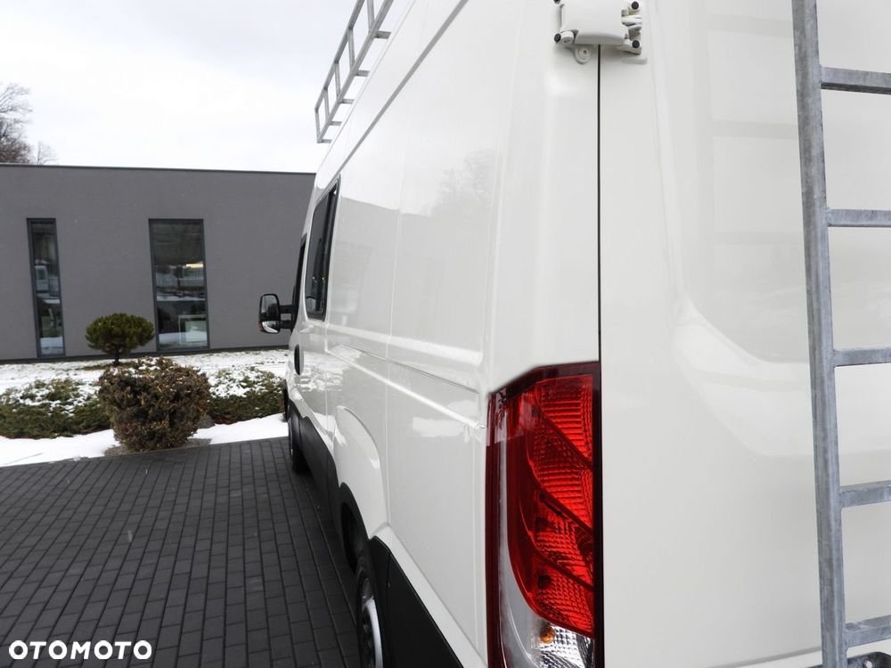 Iveco DAILY 35S14 FURGON BRYGADÓWKA 7 MIEJSC TEMPOMAT  140KM - 17