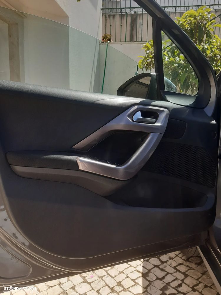Peugeot 2008 1.6 BlueHDi Style - 8