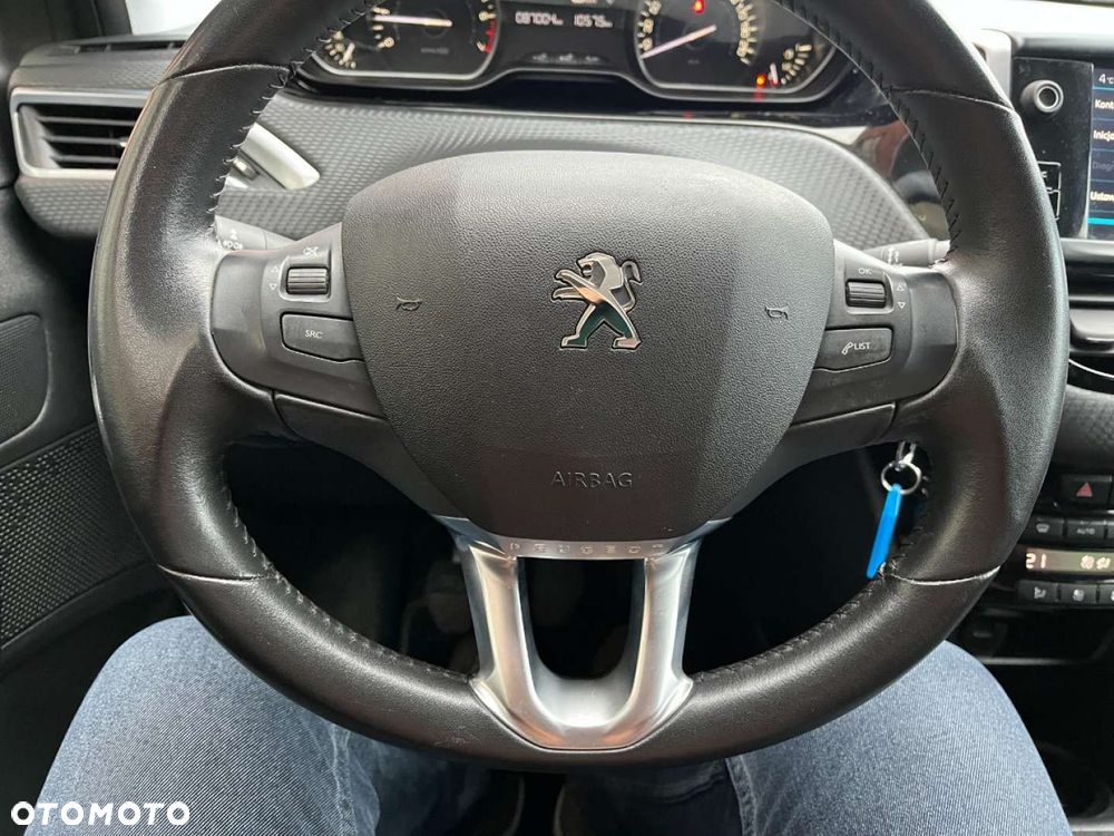 Peugeot 2008 PureTech 82 Signature - 17