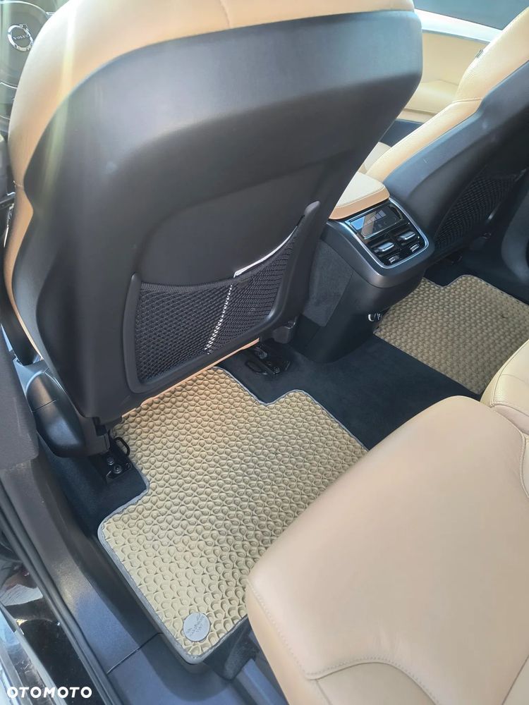 Volvo XC 90 T6 AWD Momentum 7os - 14