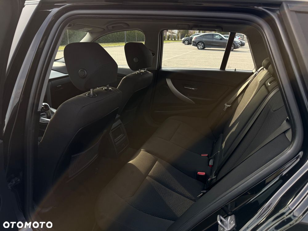 BMW Seria 3 316d Luxury Line - 13