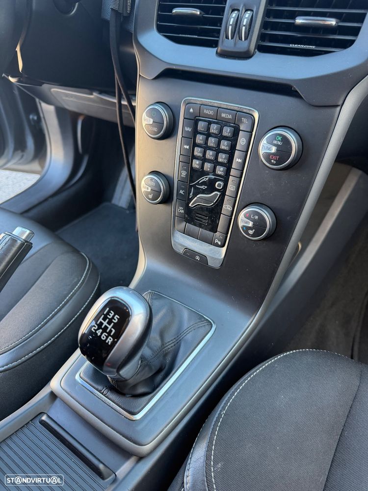 Volvo V40 D2 Kinetic - 13
