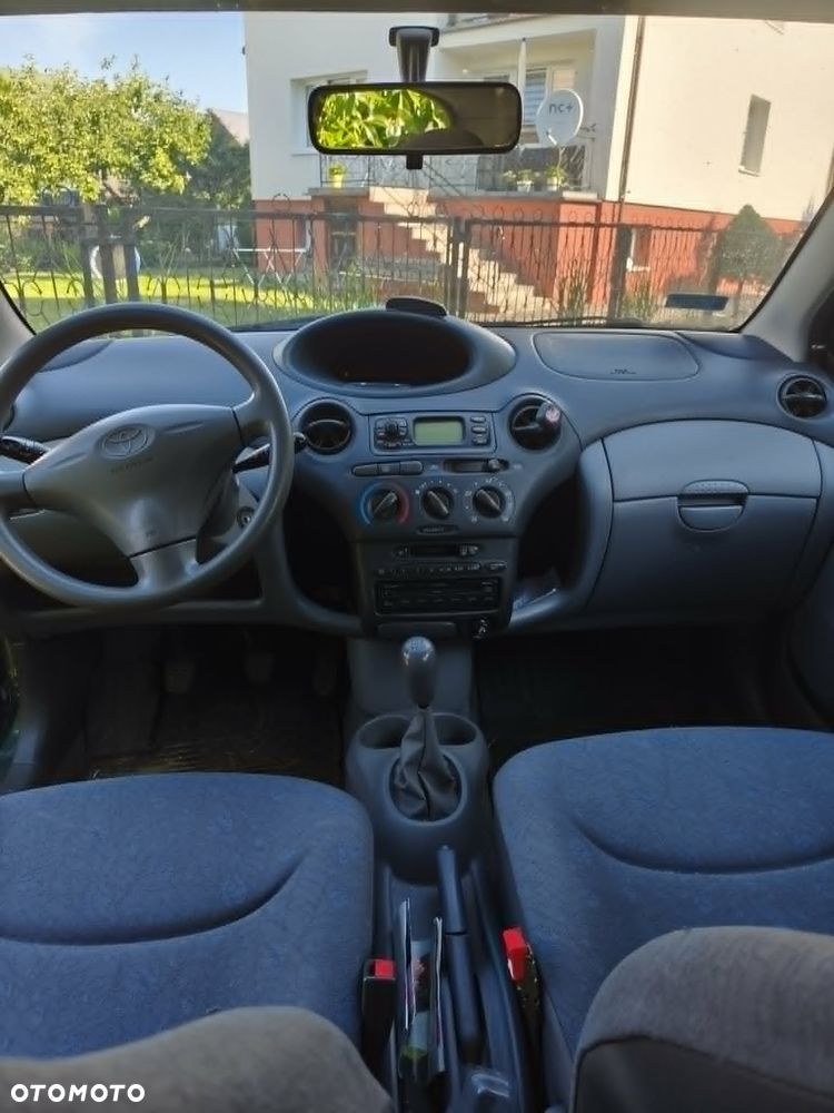 Toyota Yaris - 8
