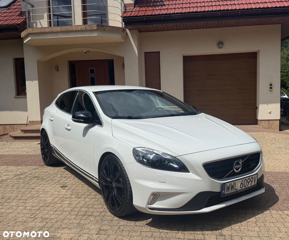Volvo V40 T4 R-Design - 1