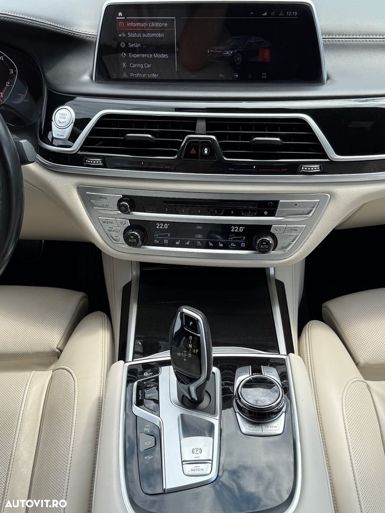 BMW Seria 7 750i xDrive - 30