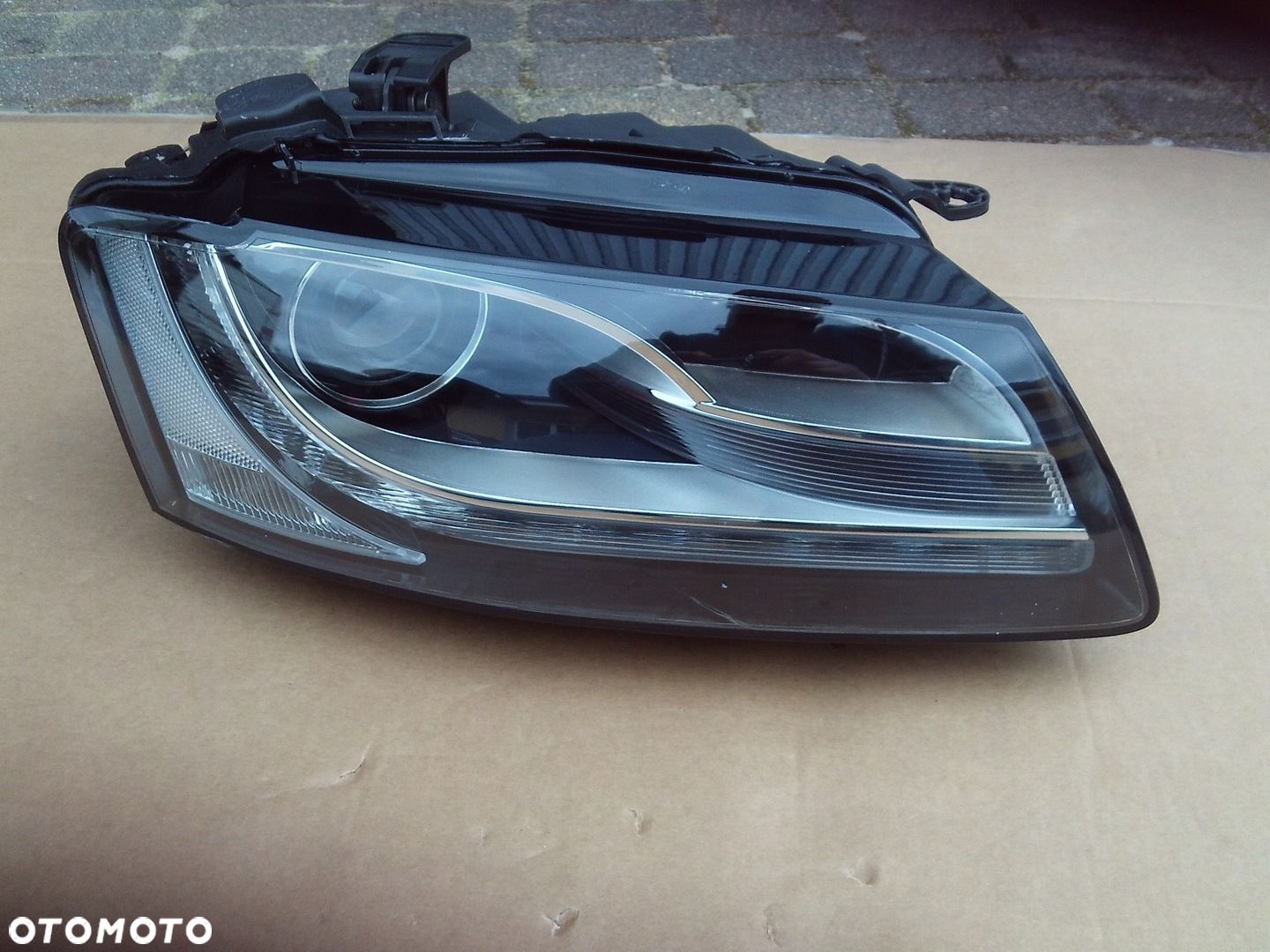 LAMPA PRAWA AUDI A5 8K0 BI XENON NIESKRĘTNY ŁADNA - 1