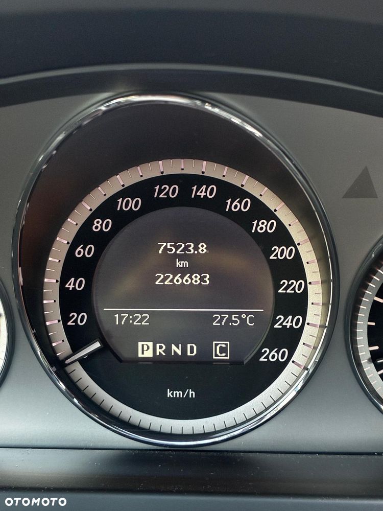 Mercedes-Benz Klasa C 250 CGI BlueEff Avantgarde - 7