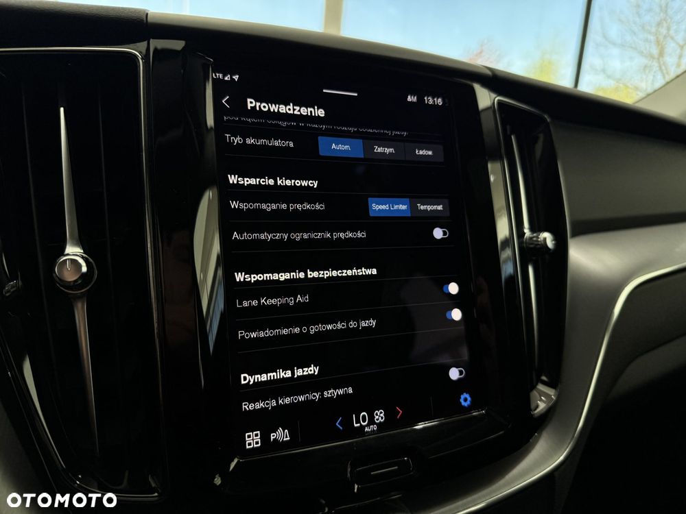Volvo XC 60 T6 Plug-In Hybrid AWD Inscription - 34