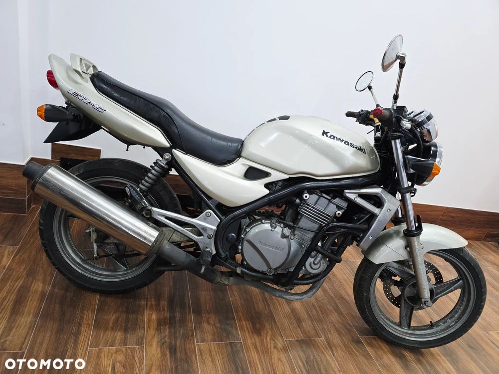 Kawasaki ER - 8
