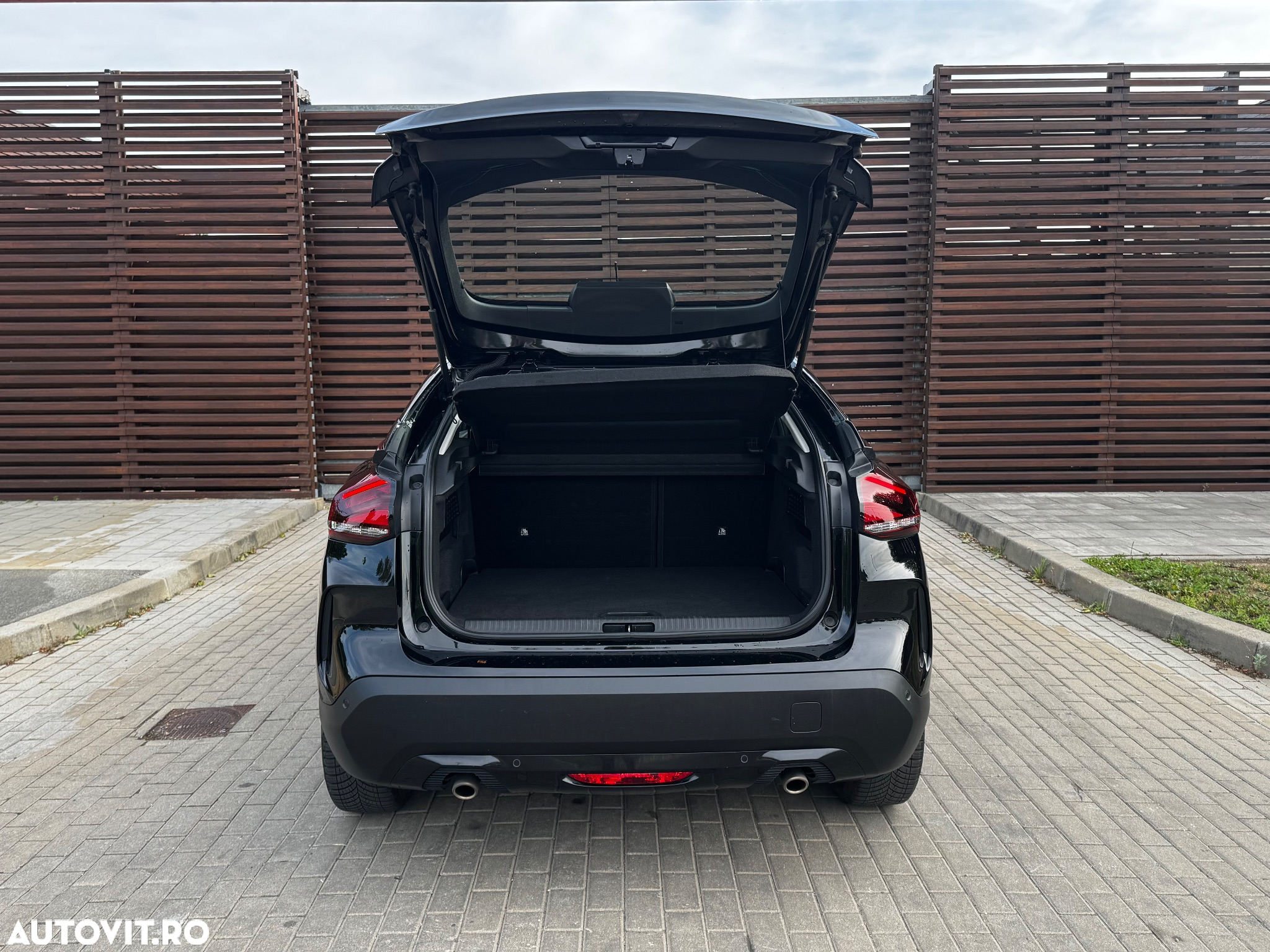 Citroën C4 1.2 PureTech S&S EAT8 Shine - 27