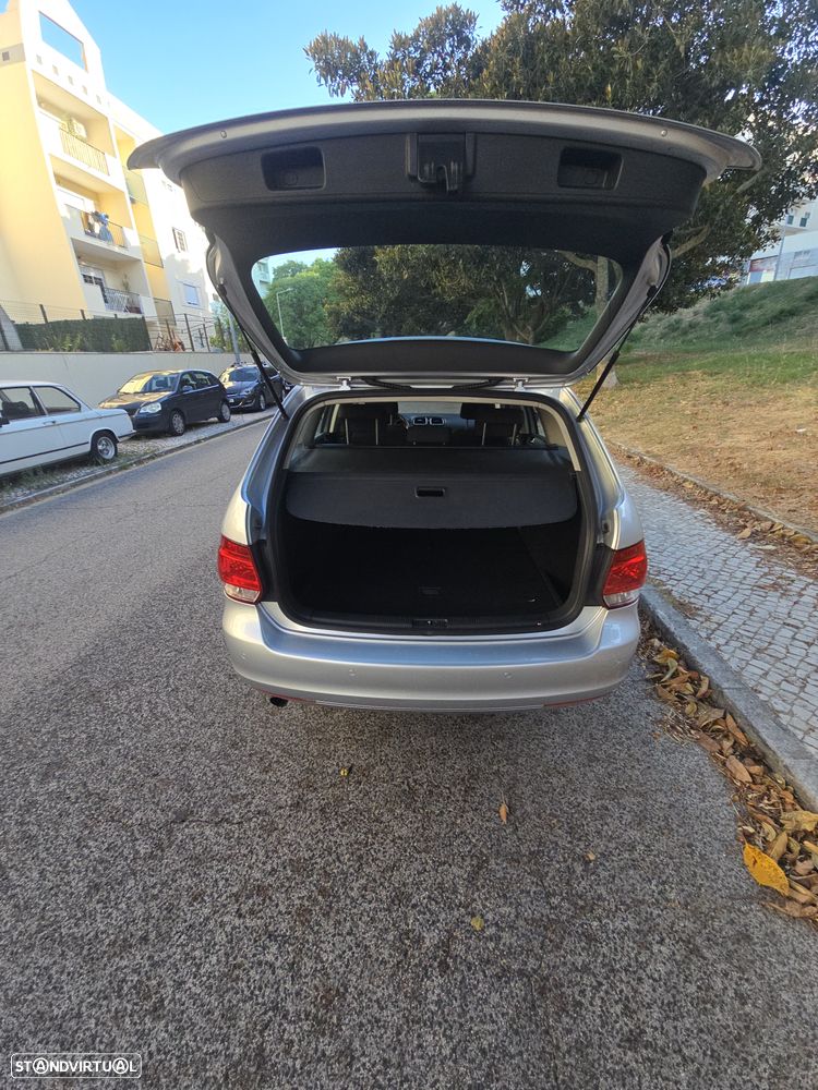 VW Golf Variant 1.6 TDi Confortline - 32