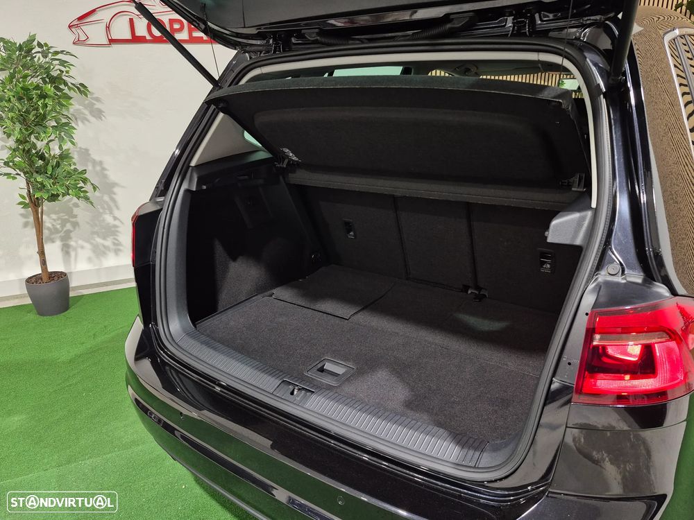 VW Golf Sportsvan 1.6 TDI Highline DSG - 34