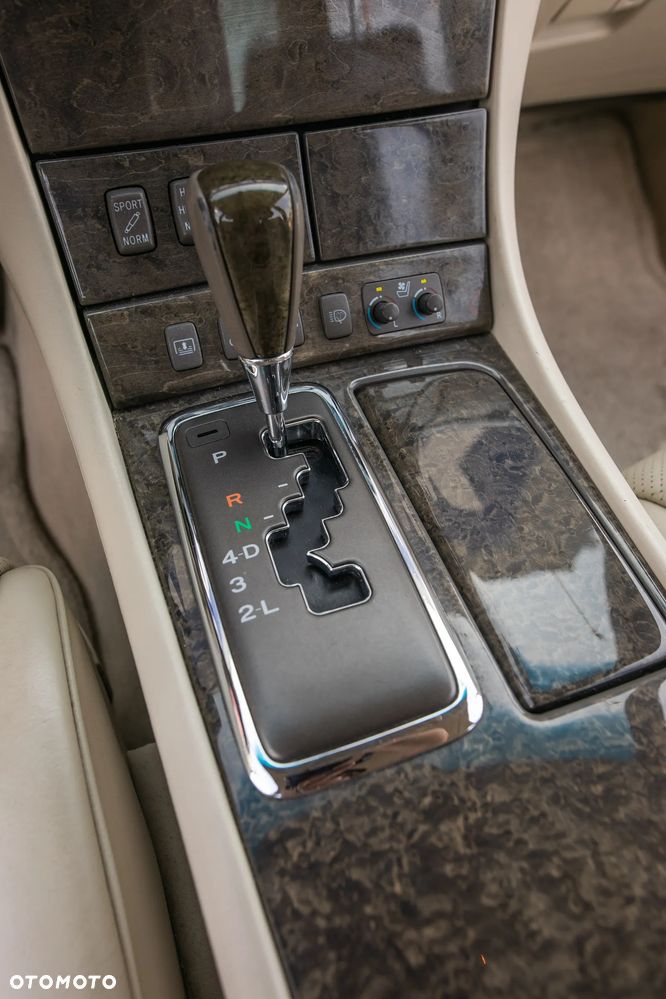 Lexus LS Prezydent - 27