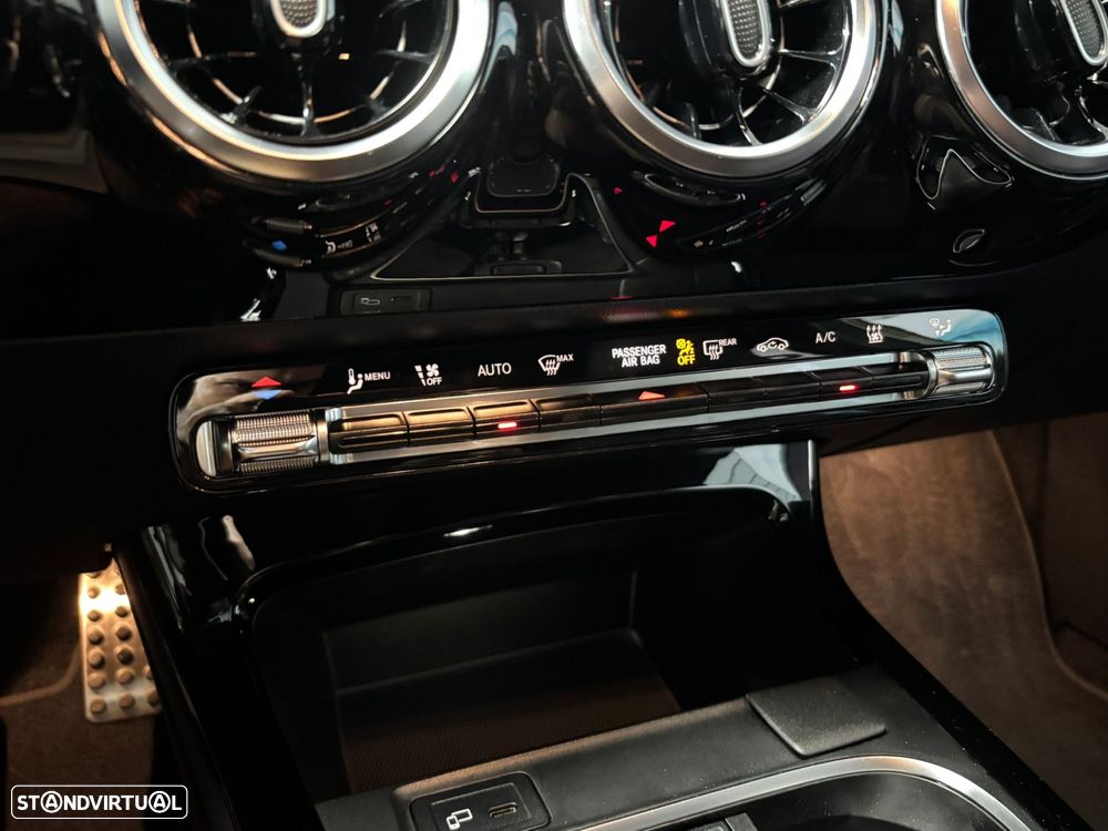 Mercedes-Benz A 250 e 8G-DCT AMG Line - 14