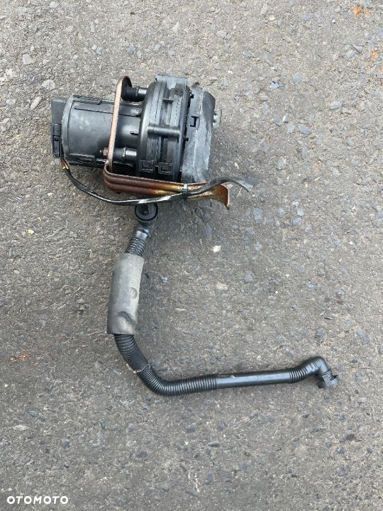 Pompa powietrza wtórnego + przewód Bmw e39